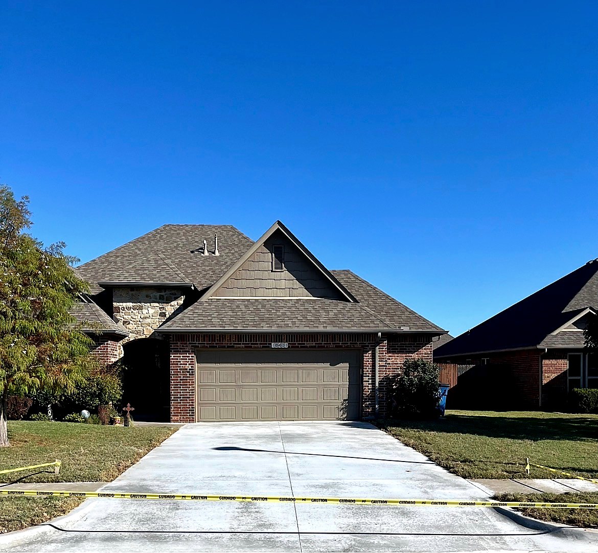 Broken Arrow driveway replacement by LCI Concrete