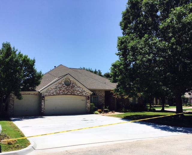 Finished residential concrete driveway project Tulsa Oklahoma by LCI Concrete