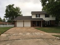 New concrete driveway installed by Tulsa concrete contractor LCI Concrete